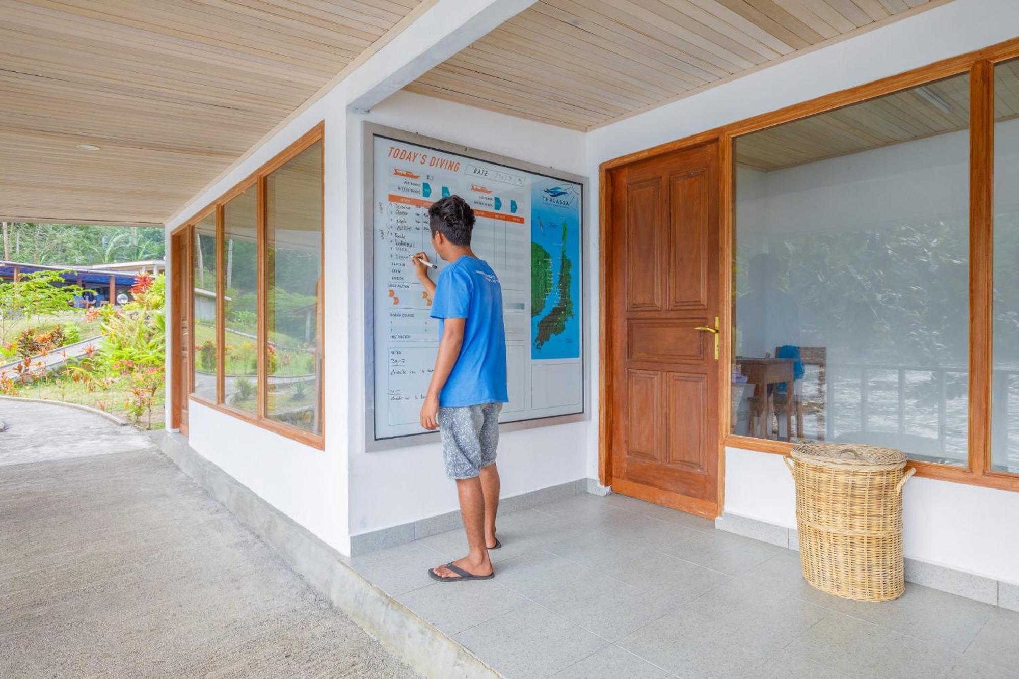 Thalassa Dive Resort Lembeh Airtembaga Esterno foto