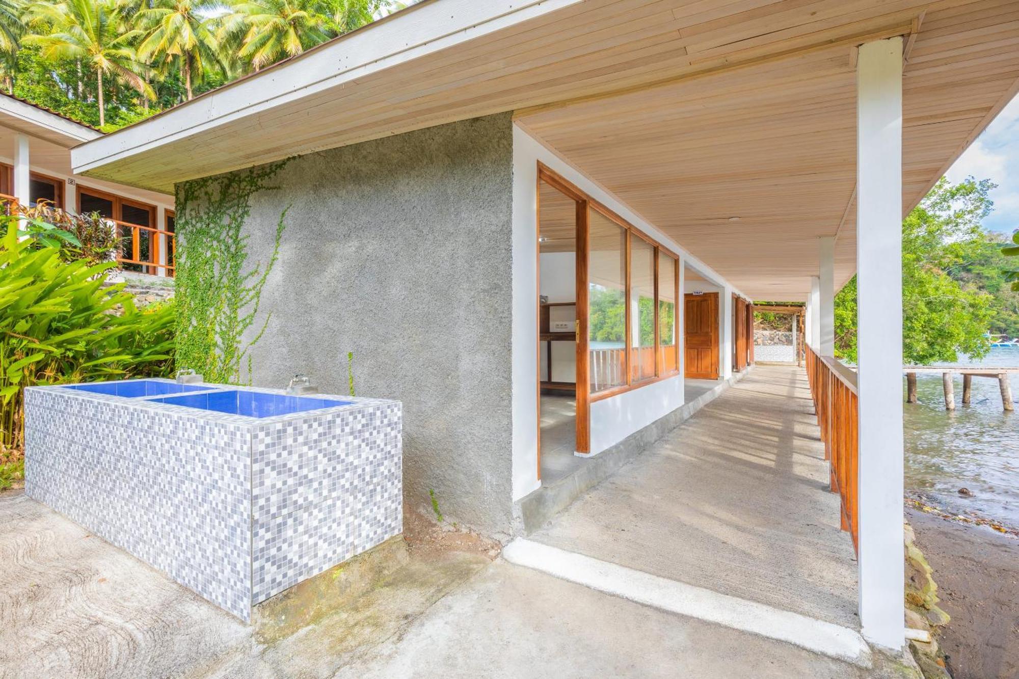 Thalassa Dive Resort Lembeh Airtembaga Esterno foto