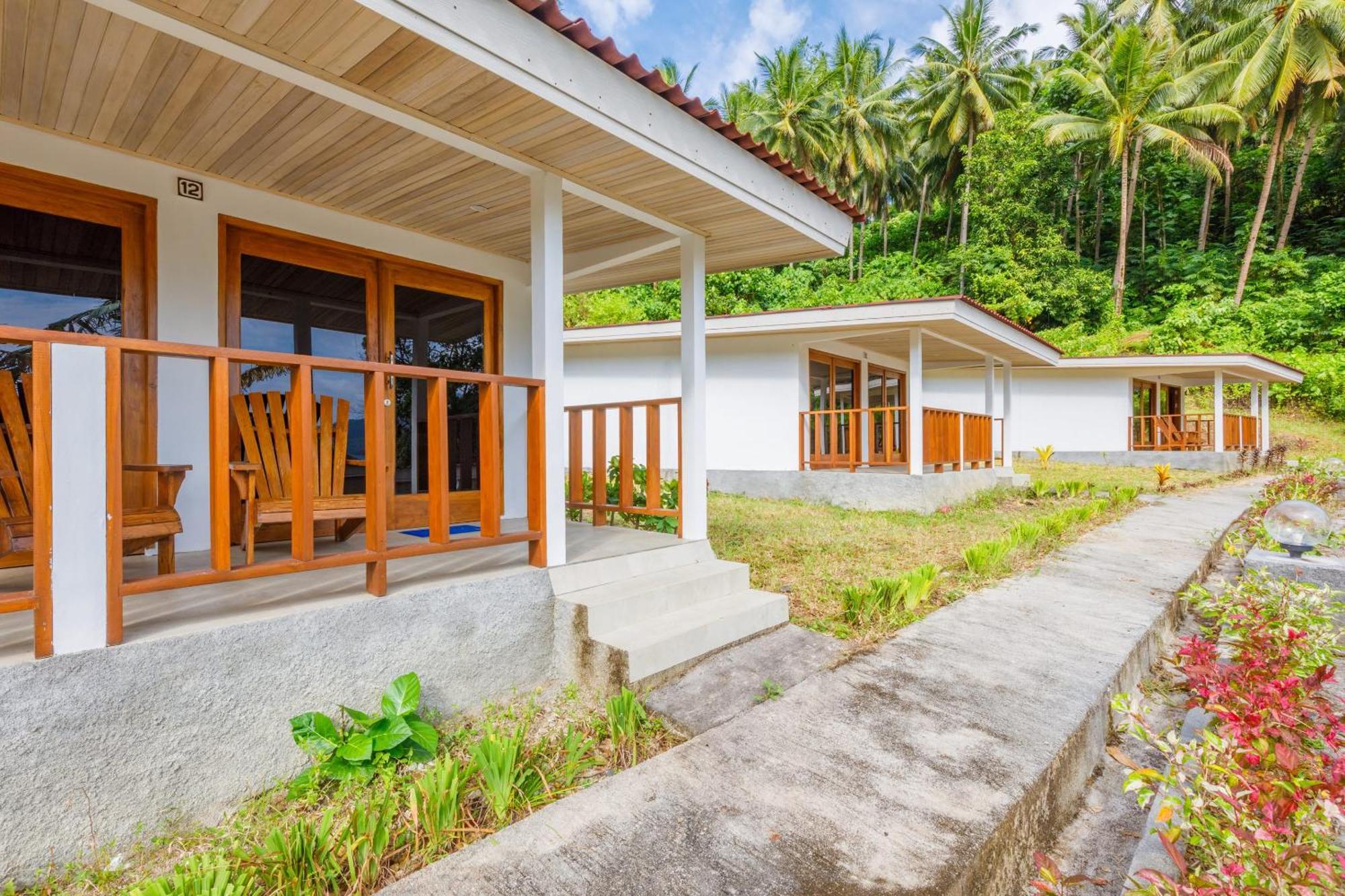 Thalassa Dive Resort Lembeh Airtembaga Esterno foto